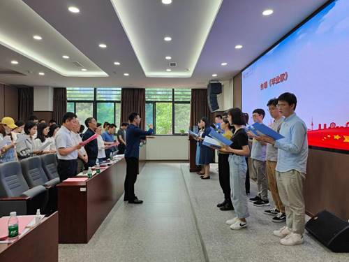 说明: //jw.jiuyiforum.com/__local/5/F1/79/E4D1932DBF3D43A0CD021A61A60_858E3D65_1B2BE.jpg